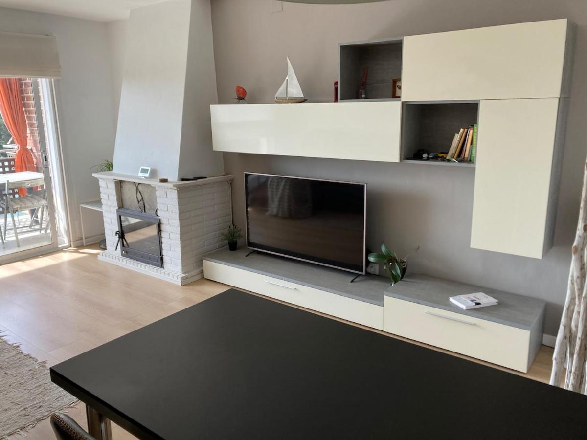Apartamento Con Vistas Al Mar กาสเตย์เดเฟลส์ ภายนอก รูปภาพ