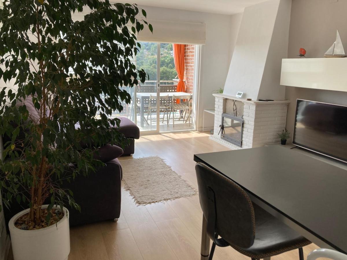 Apartamento Con Vistas Al Mar กาสเตย์เดเฟลส์ ภายนอก รูปภาพ