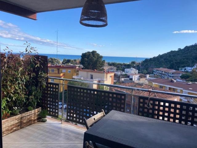 Apartamento Con Vistas Al Mar กาสเตย์เดเฟลส์ ภายนอก รูปภาพ